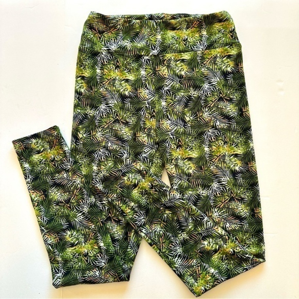 LuLaRoe Green Leaf Print Leggings O/S